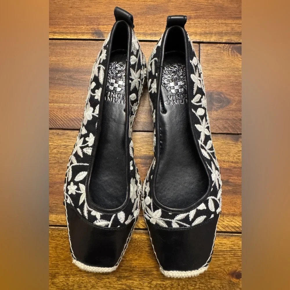 Vince Camuto Black and Cream Floral Espadrilles - Picture 2 of 8